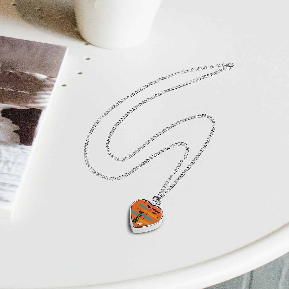Mod Vibes Memorial Necklace – Retro Heart Pet Ash Keepsake