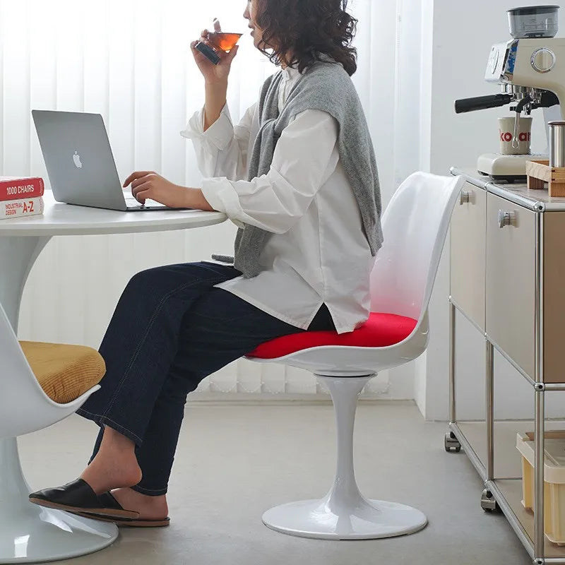 Scandinavian Simple Tulip Swivel Chair
